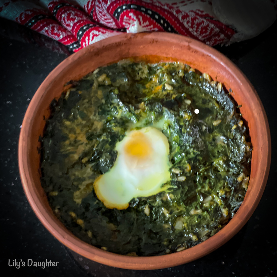 Oven-baked spinach